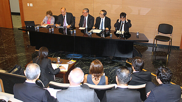 A Fundação Mitsubishi patrocinou um simpósio internacional de direito na USP - 2014